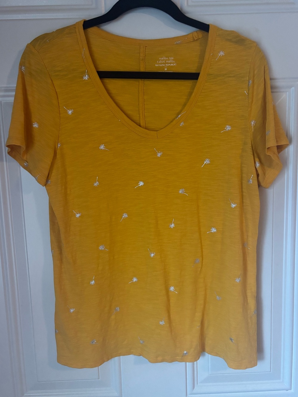 Banana Republic Yellow V-Neck Short Sleeve Tee with Palm Trees